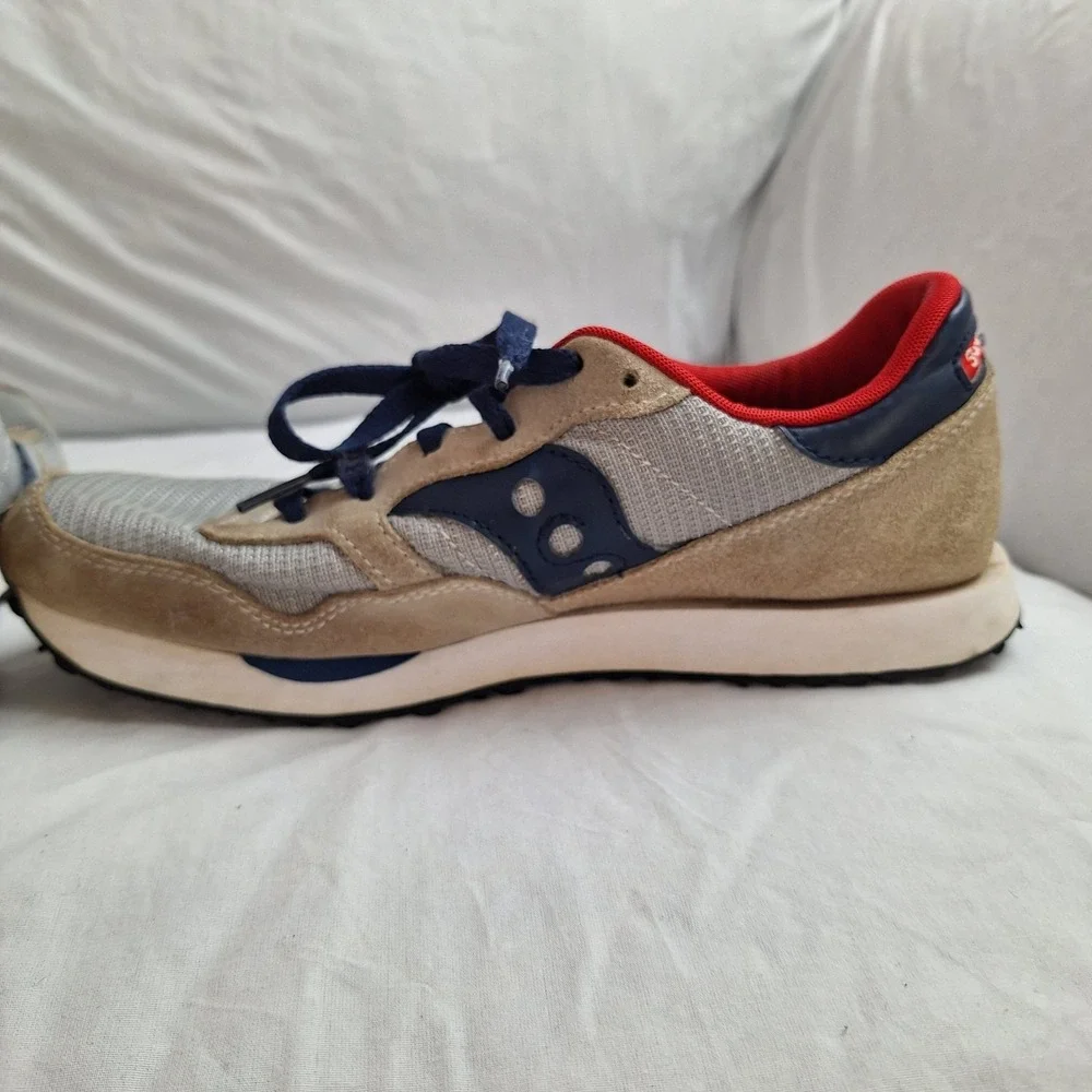 Saucony Essential Sneaker Women‎ Sz 8.5 Vintage Inspired Running Retro Classic
